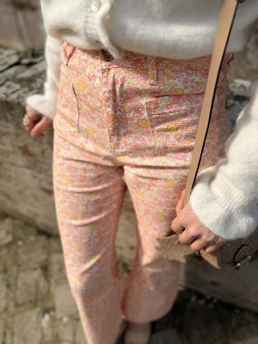 Pantalon fleuri rose et jaune