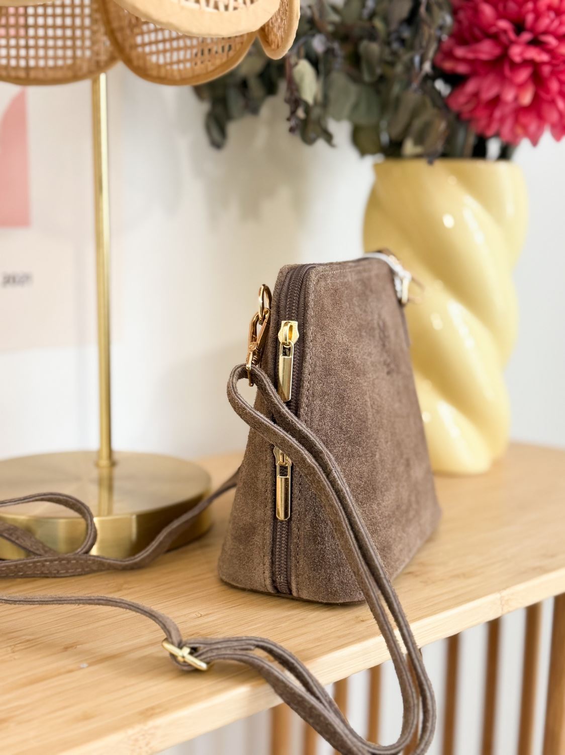 Sac bandouliére daim taupe