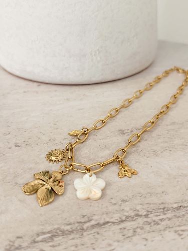 Collier à breloques blanc nacré
