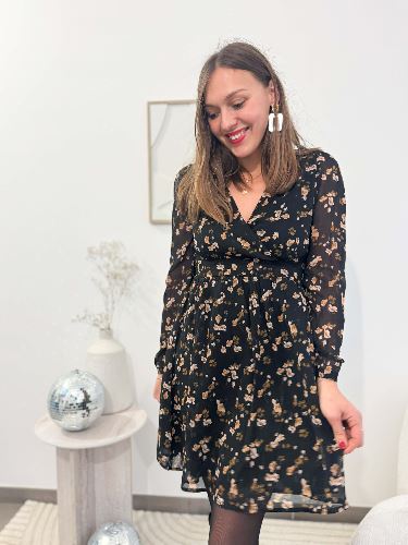 Robe noir fleurie vert