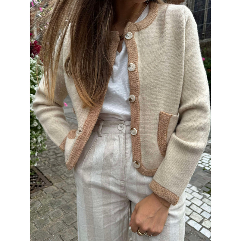 GILET BEIGE ET BORDS CAMEL