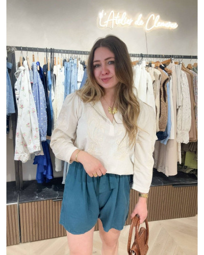 Blouse beige brodé