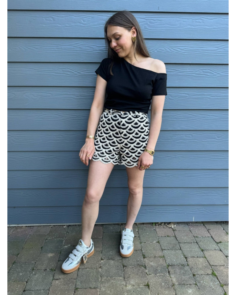 Short crochet