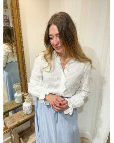 Chemise balnche à broderies