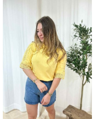 T-shirt manche dentelle jaune