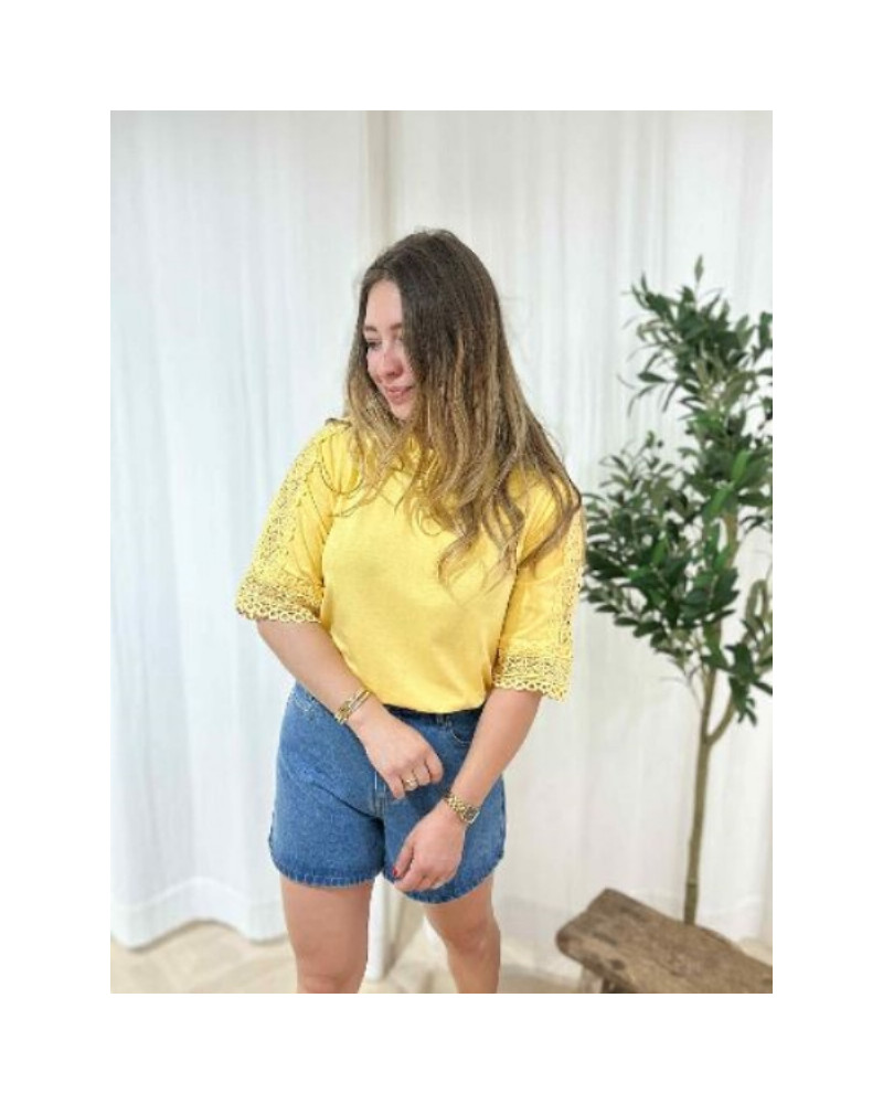 T-shirt manche dentelle jaune