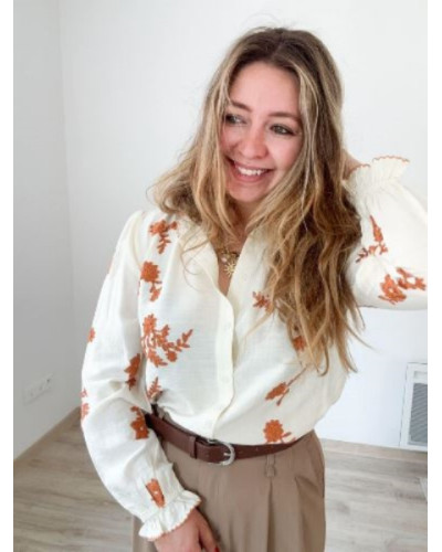 Blouse écru brodée terracotta