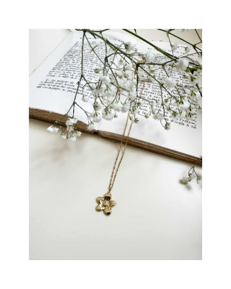 Collier pendentif fleurs