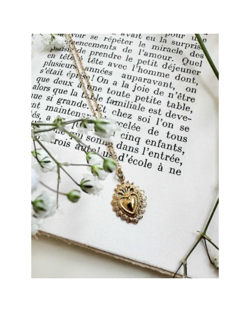 Collier coeur ornement