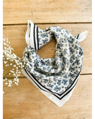 Foulard petites fleurs bleues