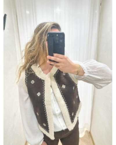 Gilet bouclette café écru brodé