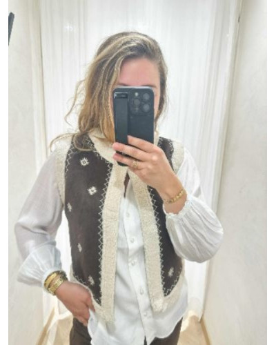 Gilet bouclette café écru brodé