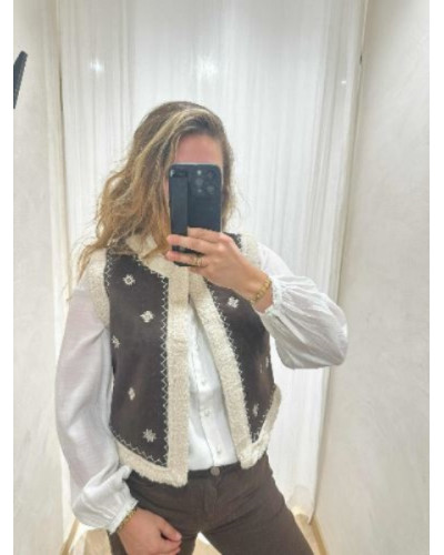 Gilet bouclette café écru brodé