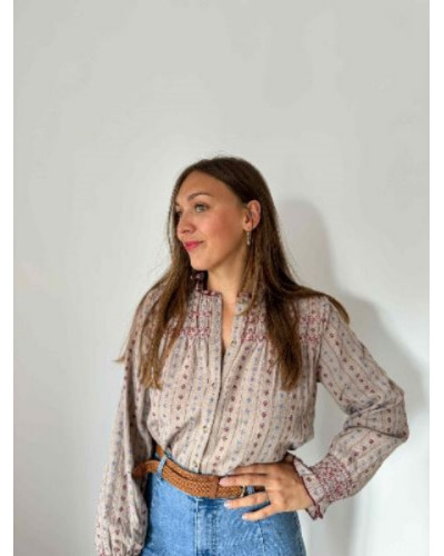 Blouse taupe détails bordeau et bleu - Nouvelle collection automne 2025