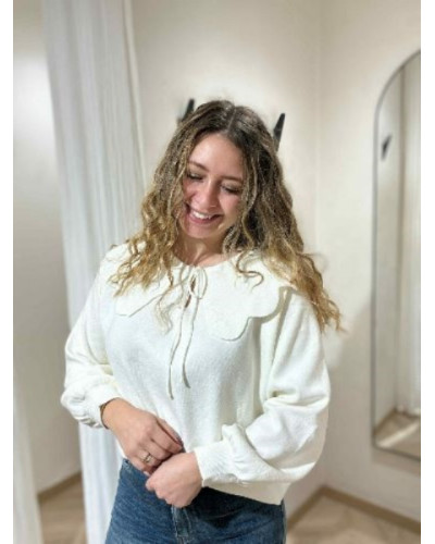 Pull blanc col Claudine – Confort et Élégance intemporelle | L’Atelier de Clémence
