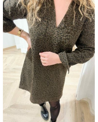Robe léopard en jean coupe droite – Look tendance et audacieux | L’Atelier de Clémence