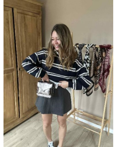 Pull Rayé Bleu Marine & Blanc avec Col Chemise – Chic et Casual Pull Rayé Bleu Marine & Blanc avec Col Chemise – Chic et Casual