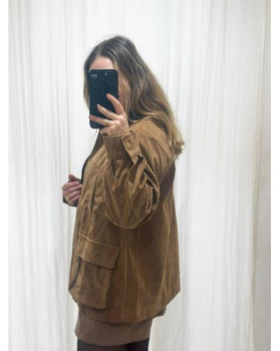 Manteau en suédine camel femme – look bohème et élégant