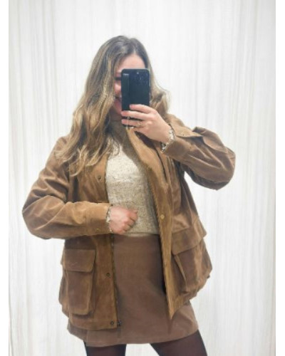 Manteau en suédine camel femme – look bohème et élégant