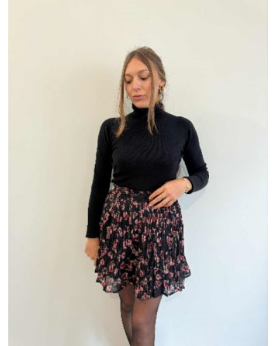 Jupe courte plissée noire à fleurs rose pastel – Confort et féminité au quotidien