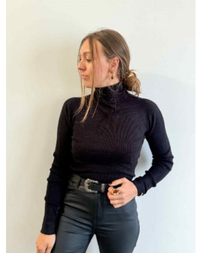 pull col roulé noir