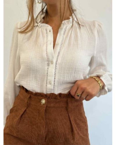 Short femme en velours camel – Élégance décontractée et confort automnal