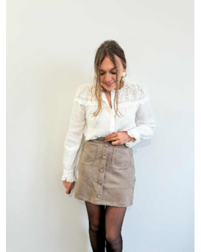 Blouse femme blanche en gaze de coton – Détails ajourés et légèreté naturelle