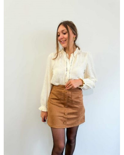 Jupe en suédine camel – Incontournable du dressing féminin