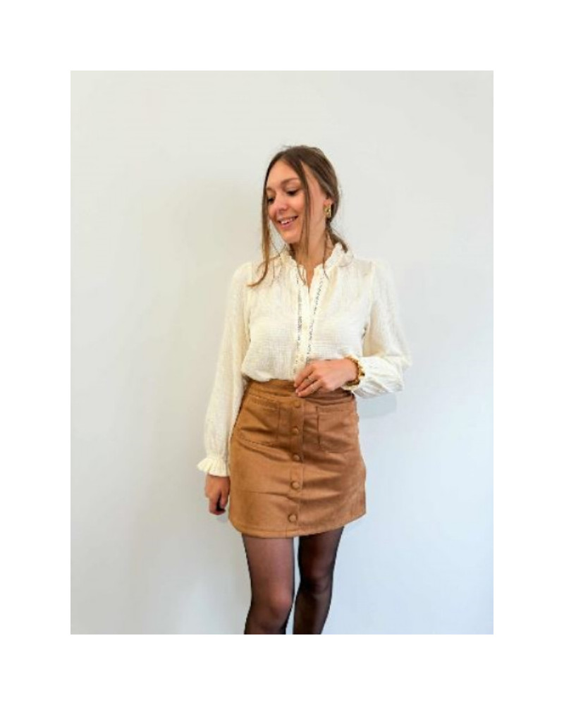 Jupe en suédine camel – Incontournable du dressing féminin