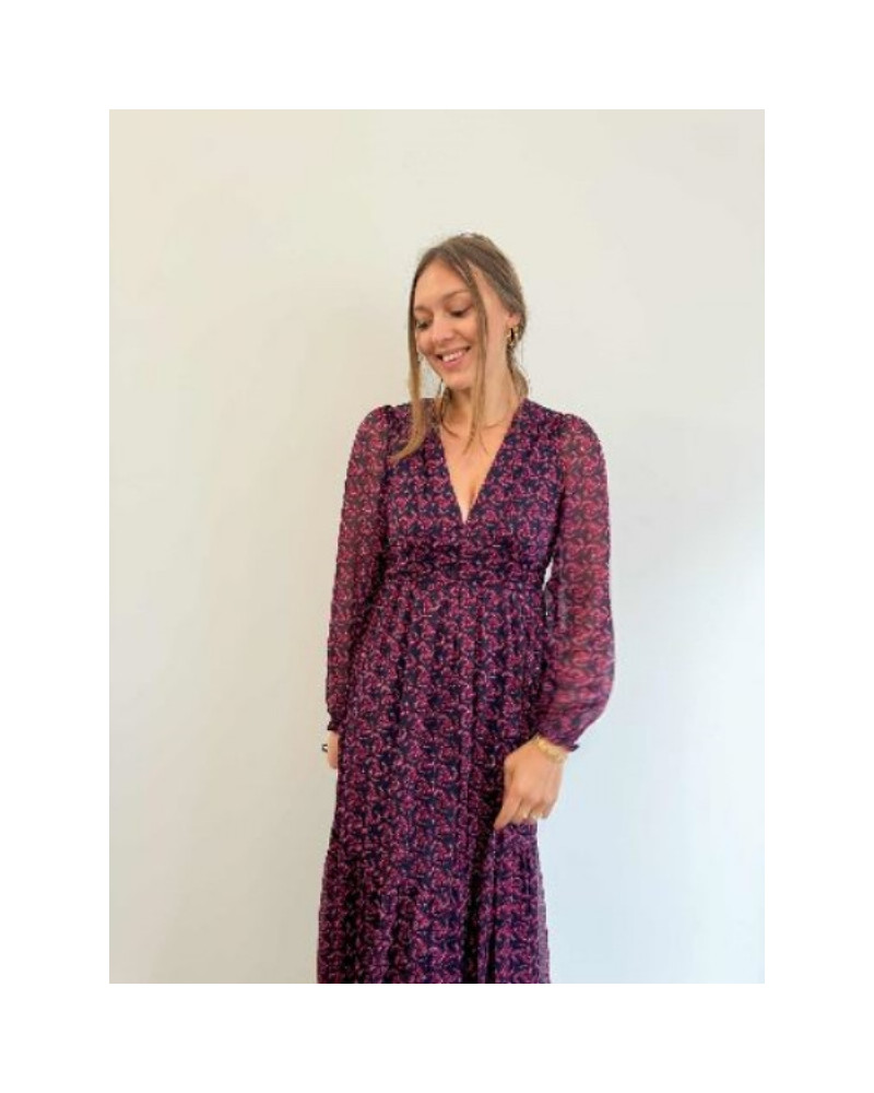Robe longue fluide noire à imprimé rose fuchsia – Élégance et féminité vibrante