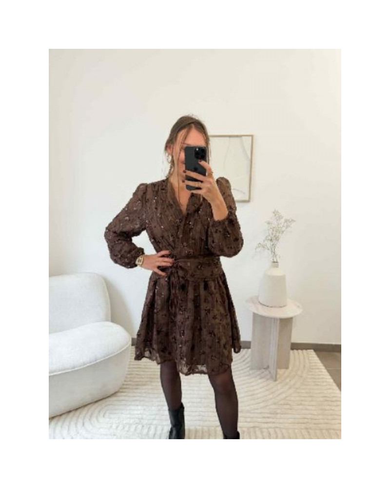 Robe marron à sequins – Glamour et élégance pour les fêtes