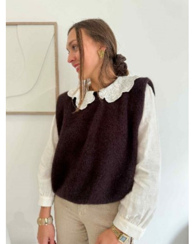 Blouse fluide à col Claudine en dentelle – Élégance féminine et légère