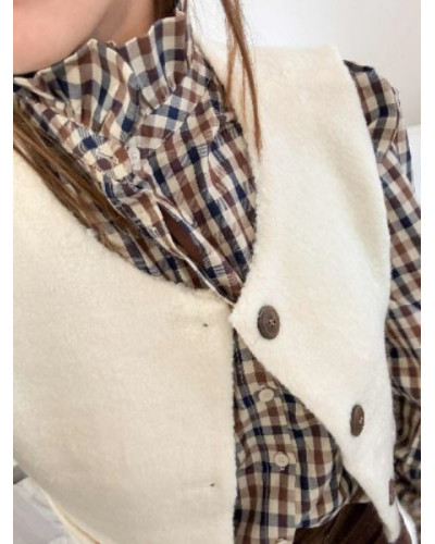 Gilet sans manches femme – style berger écru, coupe cintrée et douillette