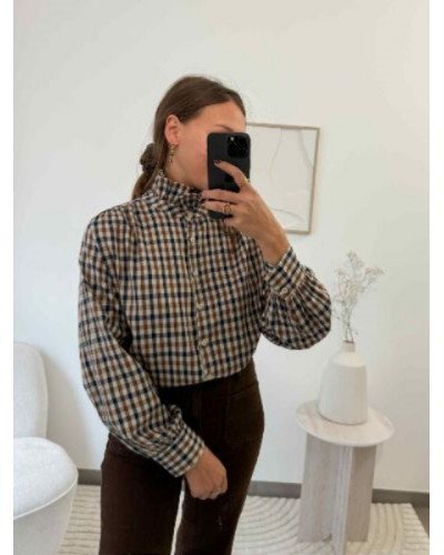 Chemise à carreaux col montant