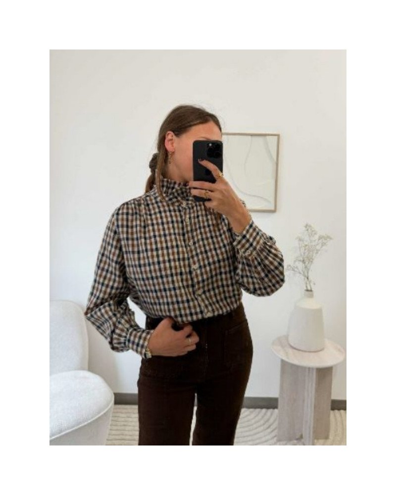 Chemise à carreaux col montant