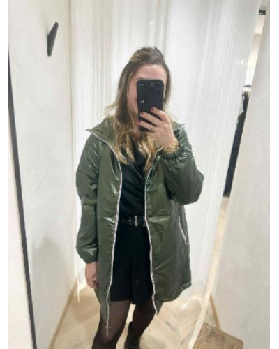 Imperméable mi-long réversible kaki avec capuche – côté mat & brillant