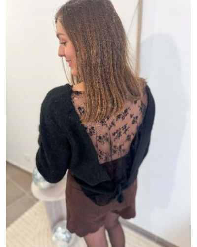 Pull noir dentelle
