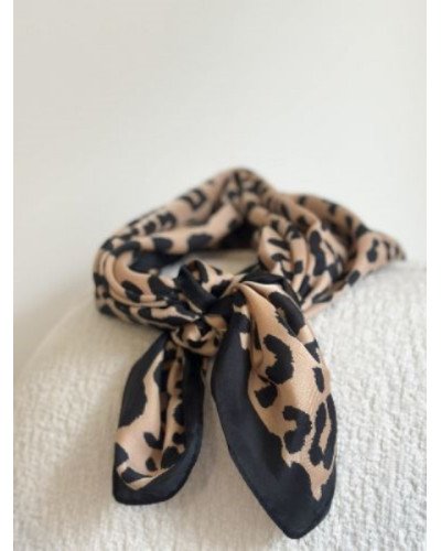 Carré Léopard - Lucie