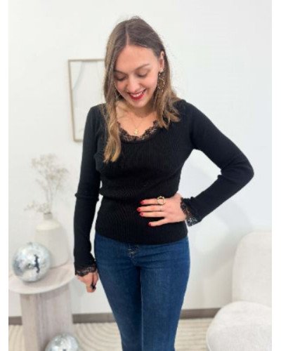 Top noir dentelle