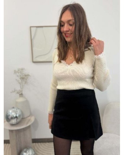 Pull beige col dentelle