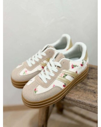 Sneakers tweed brodées fleurs – Élégance moderne