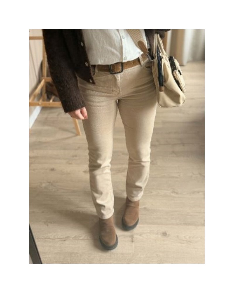 Jean beige coupe droite