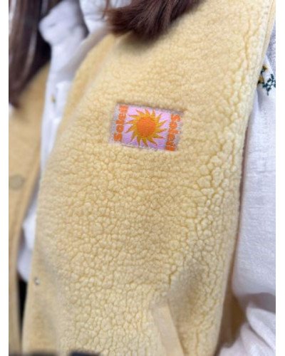 Veste gilet sans manches femme en bouclette jaune – Tendance et lumineuse