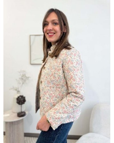 Veste matelassée fleurie – Style féminin et tendance