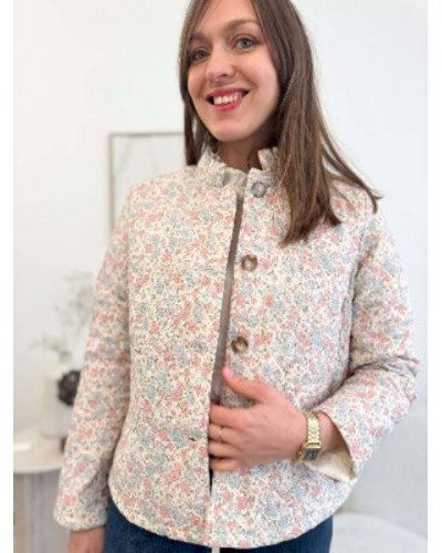 Veste matelassée fleurie – Style féminin et tendance