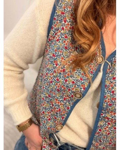 Pull col V écru – Confort et style intemporel