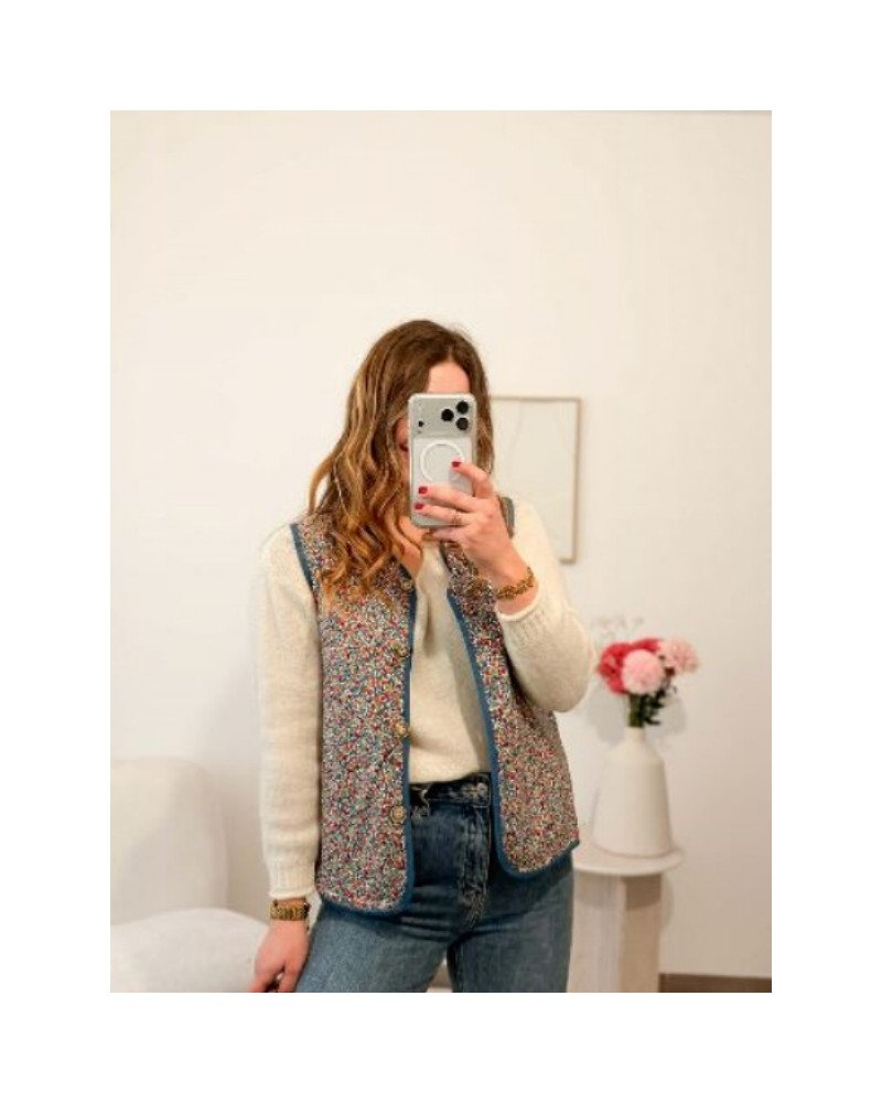 Pull col V écru – Confort et style intemporel