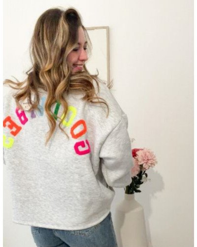 Sweat oversize gris clair avec inscription GOOD VIBES multicolore – Style casual et fun