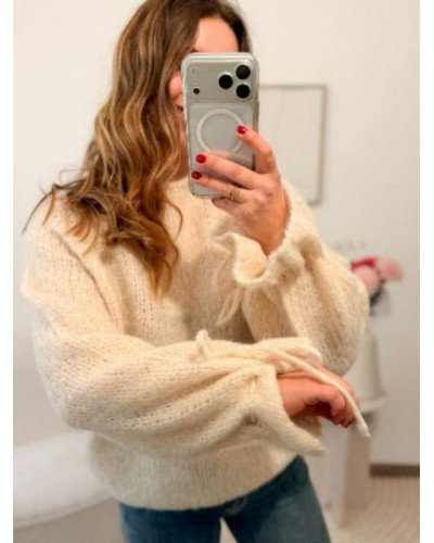 Pull en maille beige – Confort et élégance intemporelle