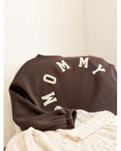 Sweat marron oversize “MOMMY” – confortable et tendance